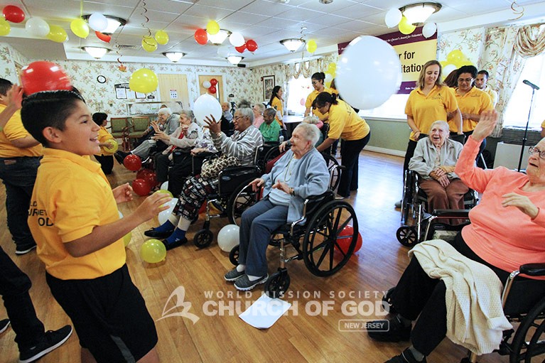 Cheering Up Residents at Maywood Center for Health and Rehab Balloons