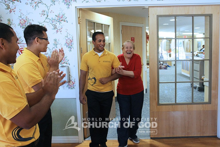 Cheering Up Residents at Maywood Center for Health and Rehab Entrance